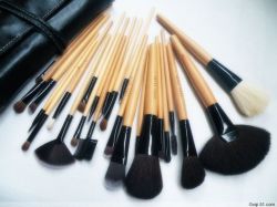 makeup brush